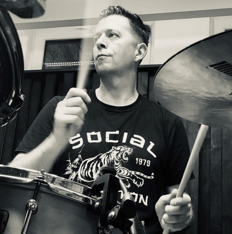 Denis – Unser Master of Percussion bei Psycho Boy Jack